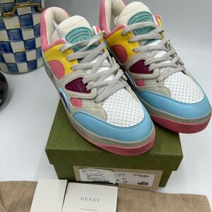 Women's Gucci basket, distressed, low top leather sneakers size 40 made in Italy